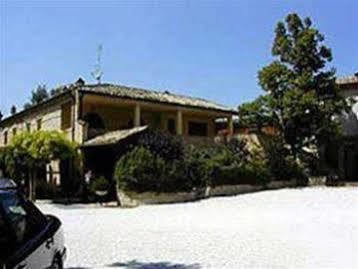 Hotel La Marchigiana Sarnano Buitenkant foto